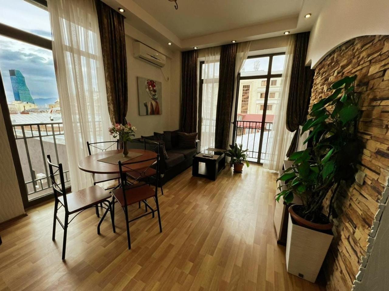 Cozy Apartment In The City Center Mtatsminda Тбилиси Екстериор снимка