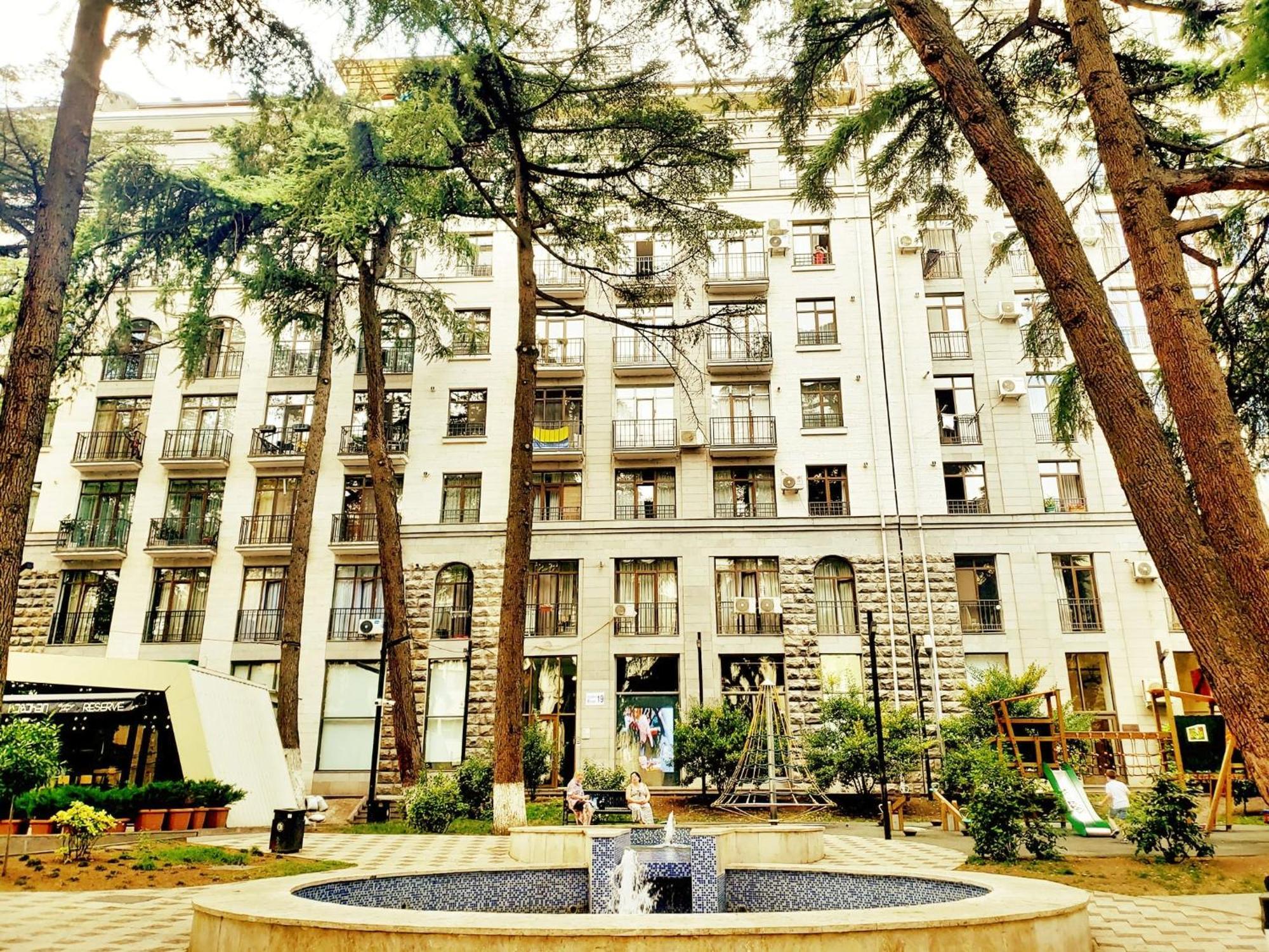 Cozy Apartment In The City Center Mtatsminda Тбилиси Екстериор снимка