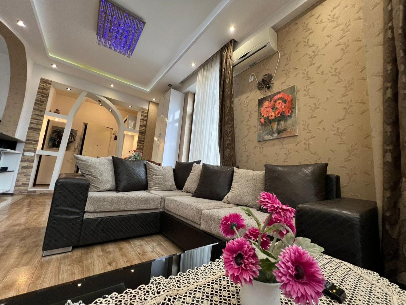 Cozy Apartment In The City Center Mtatsminda Тбилиси Екстериор снимка