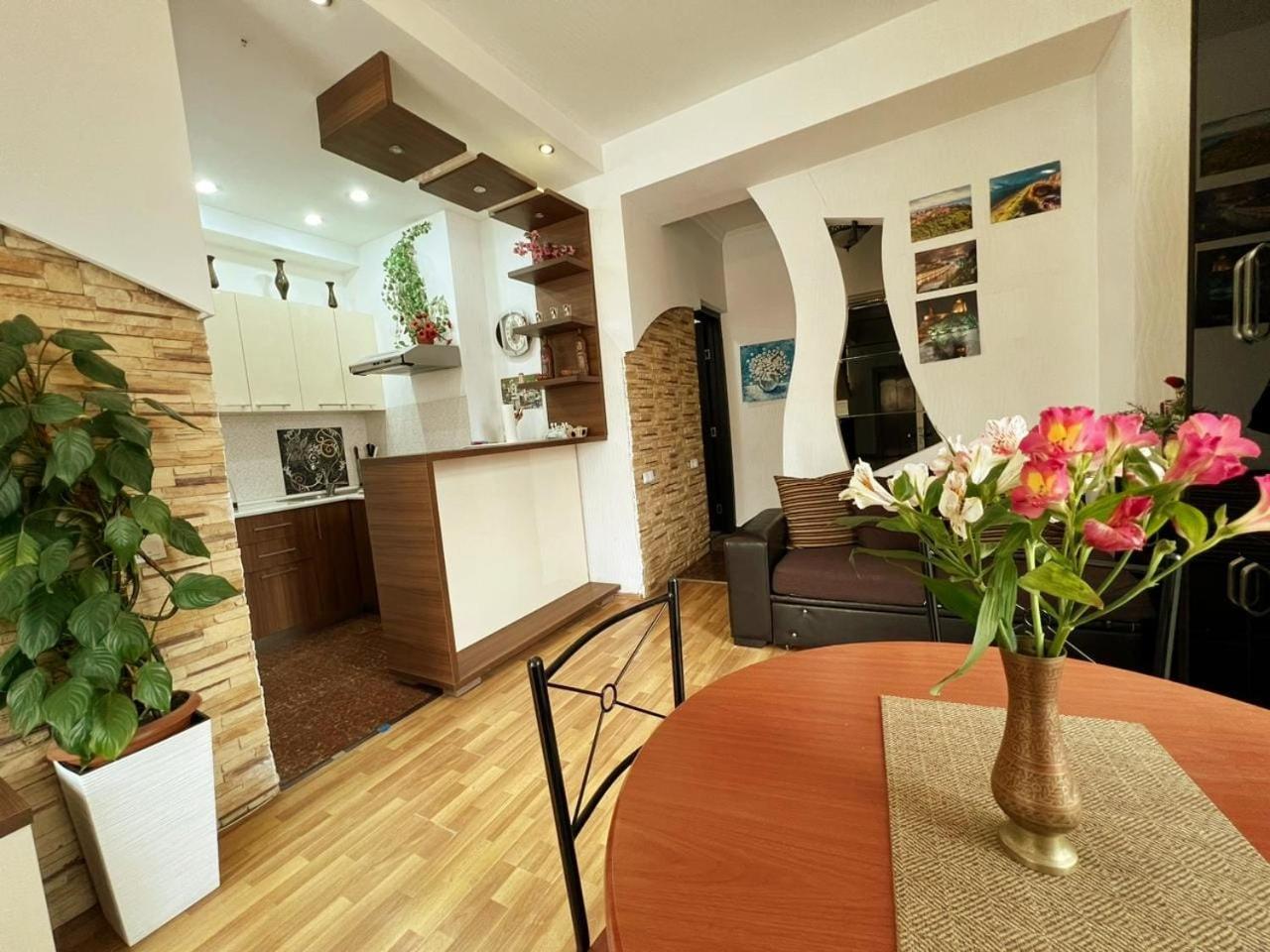 Cozy Apartment In The City Center Mtatsminda Тбилиси Екстериор снимка