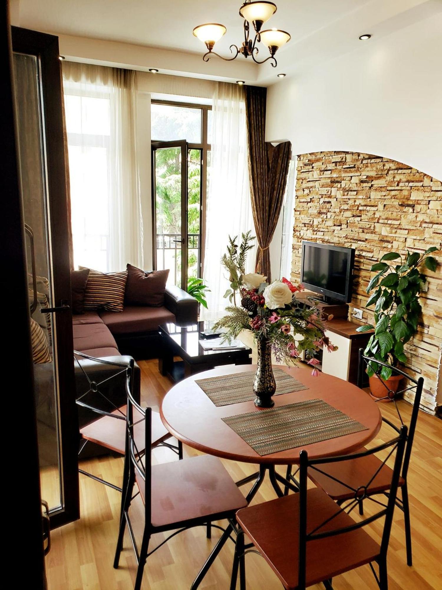 Cozy Apartment In The City Center Mtatsminda Тбилиси Екстериор снимка