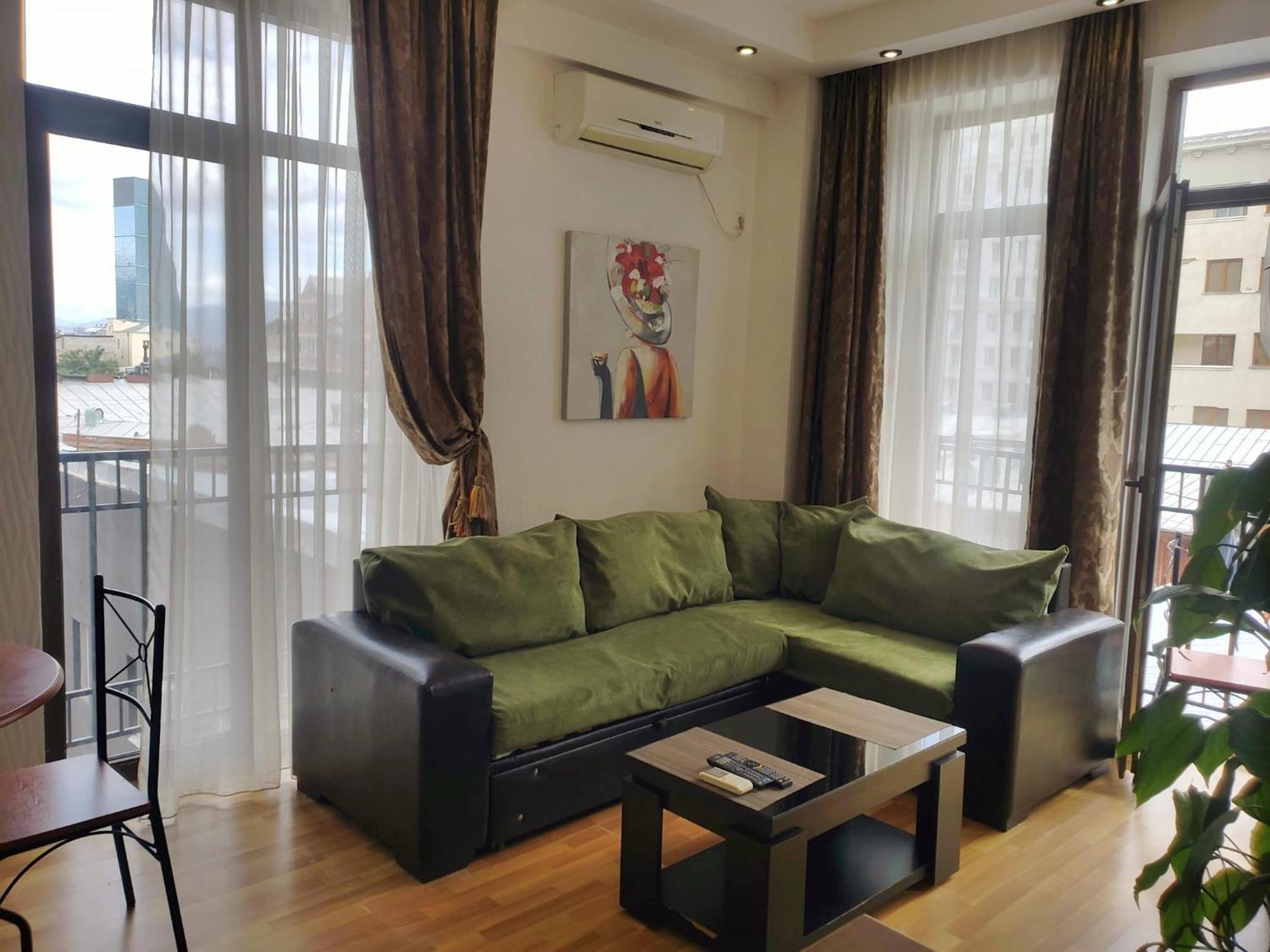 Cozy Apartment In The City Center Mtatsminda Тбилиси Екстериор снимка