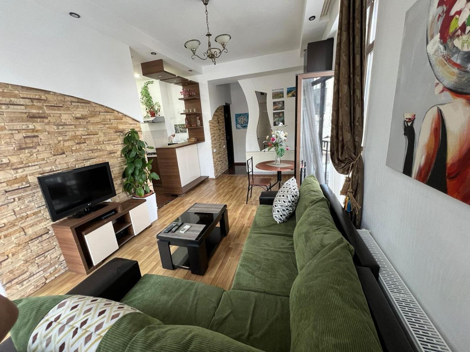 Cozy Apartment In The City Center Mtatsminda Тбилиси Екстериор снимка