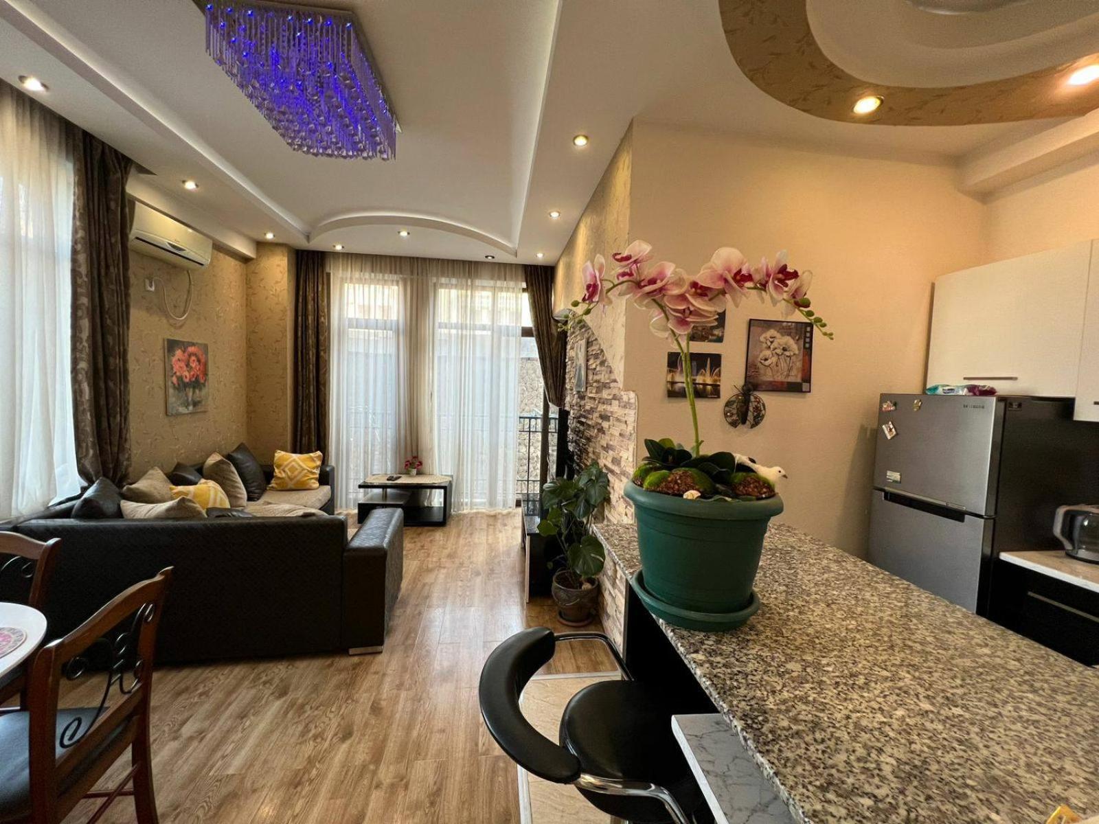 Cozy Apartment In The City Center Mtatsminda Тбилиси Екстериор снимка