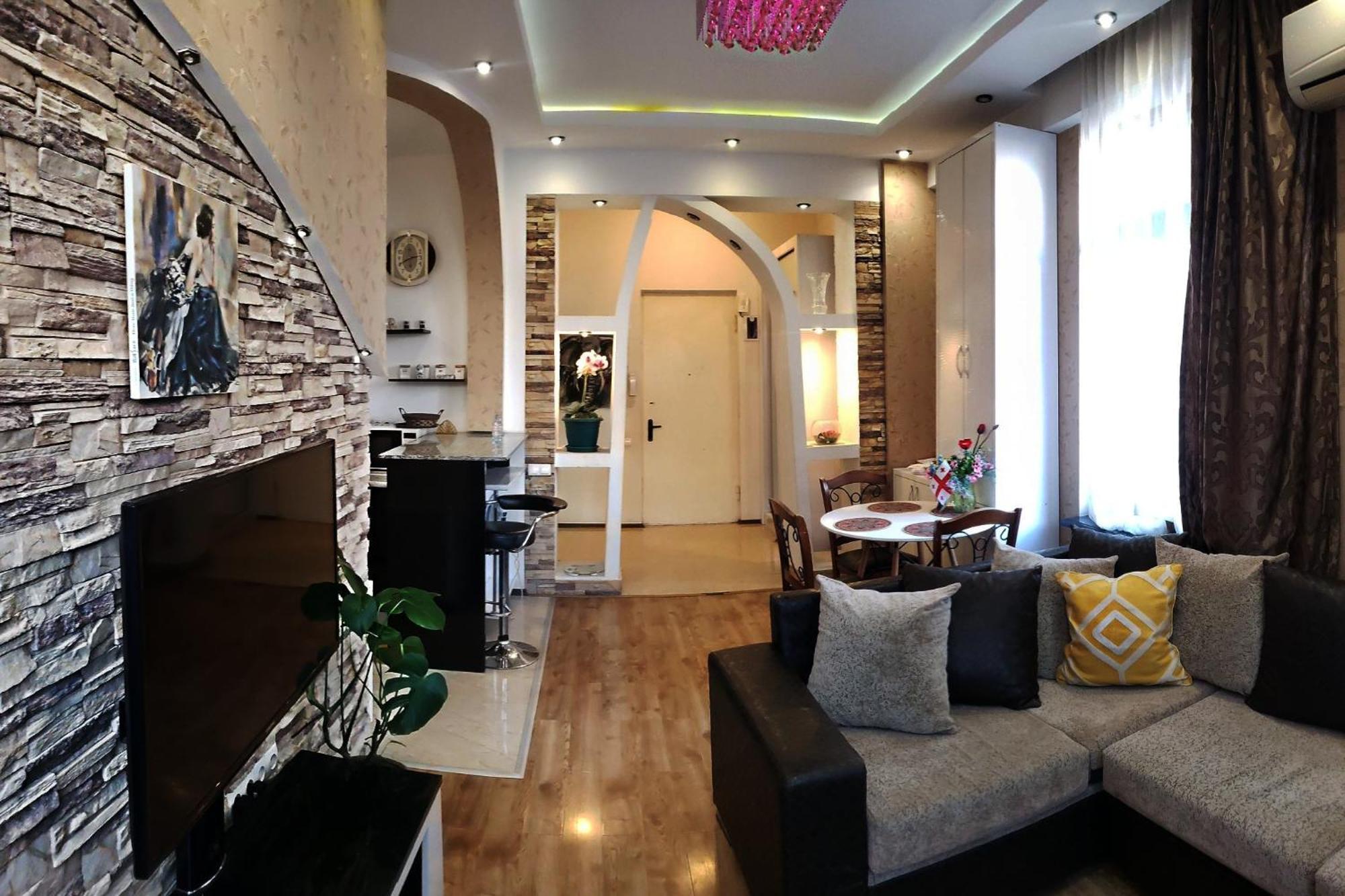 Cozy Apartment In The City Center Mtatsminda Тбилиси Екстериор снимка