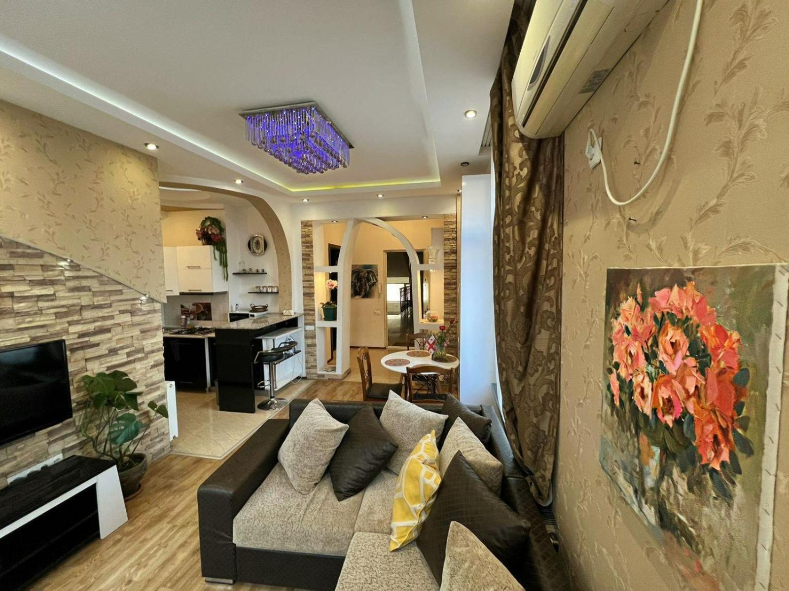 Cozy Apartment In The City Center Mtatsminda Тбилиси Екстериор снимка